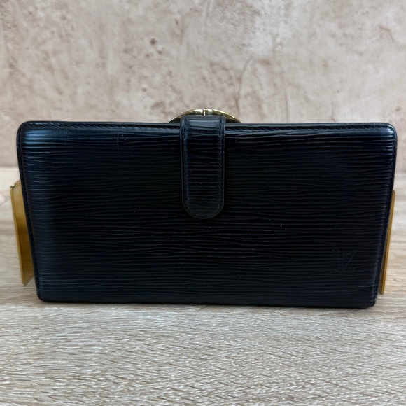 Louis Vuitton Black Epi Long Continental Kisslock Wallet - Picture 2 of 5